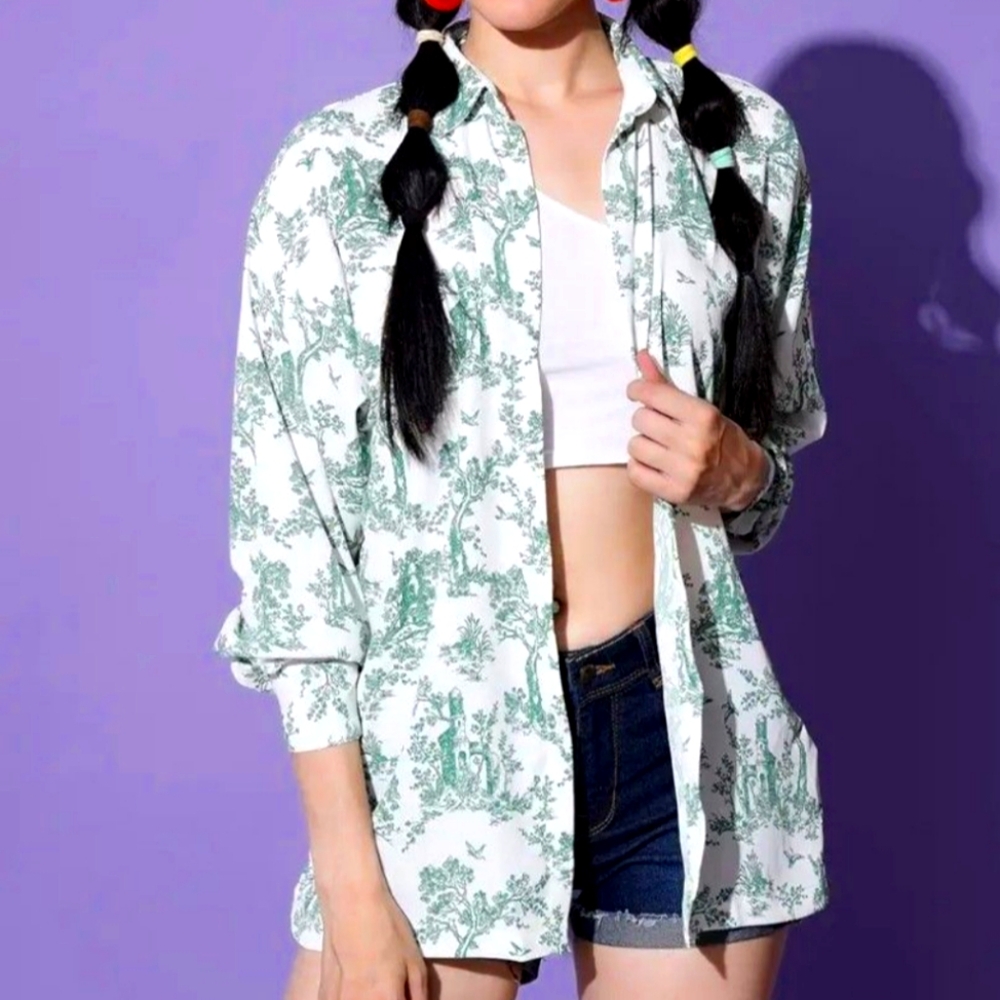 H&M White Button Down Blouse with Green Castle Print Women's size 0